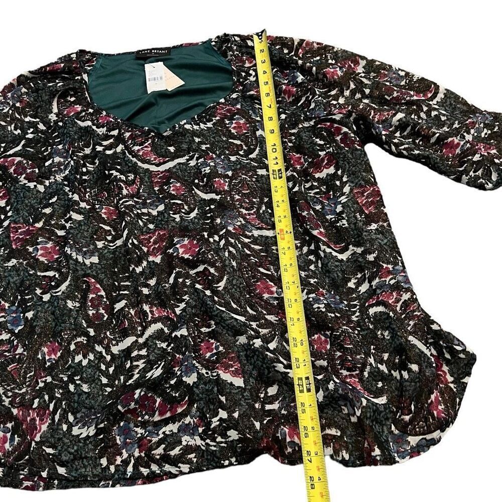 NWT LANE BRYANT Classic V-Neck Green Paisley Shimmer Top Size 18 - Picture 10 of 11